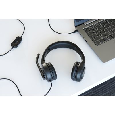 14. Kensington H1000 USB-C Over-Ear Headphones