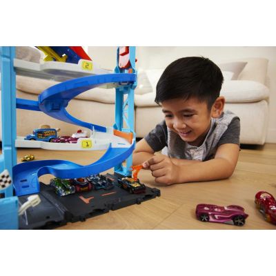2. Hot Wheels City Transforming Racing Tower Set HKX43