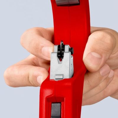20. Knipex 90 31 03 BK hand pipe cutting tool Pipe cutter