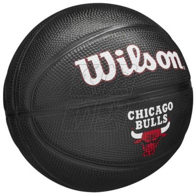 2. Ball Wilson Team Tribute Chicago Bulls Mini Ball Jr. WZ4017602XB