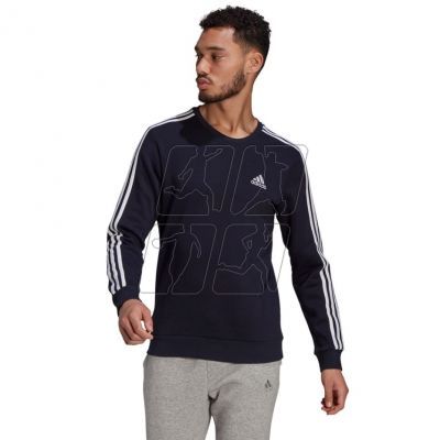 2. Adidas Essentials Sweatshirt M GK9111