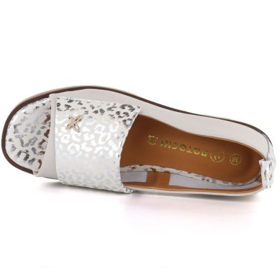 2. Women's leather open-toe shoes in beige Potocki JE19397