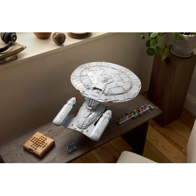 8. LEGO 10356 Icons - Star Trek: USS Enterprise NCC-1701-D