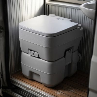 12. CAMRY CR 1035 portable toilet