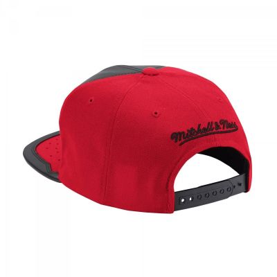 2. Mitchell & Ness NBA Chicago Bulls NBA Day One Snapback Bulls Cap 6HSSMM19224-CBUBKRD