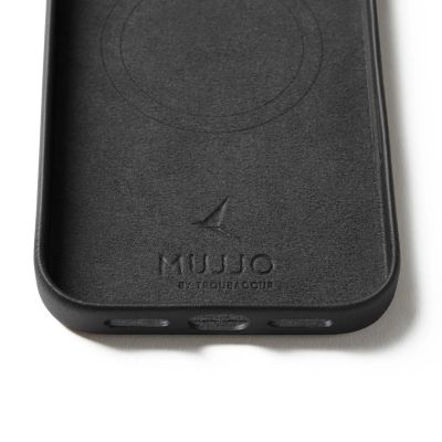 22. Mujjo iPhone 17 Pro Max Black Leather Case
