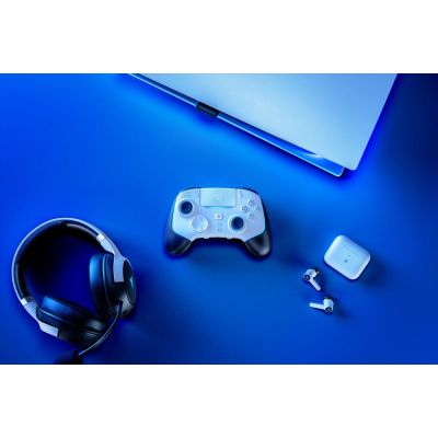 9. Razer Wolverine V2 Pro White Gamepad Analog/Digital PC, PlayStation 5