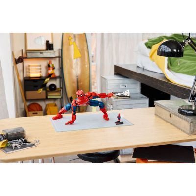 20. LEGO Marvel Super Heroes 76346 - Spider-Man Figure