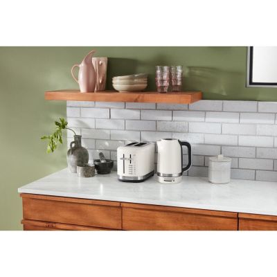 5. KitchenAid 5KEK1701EPL Electric Kettle