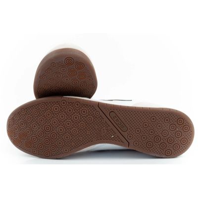 9. New Balance men's sports shoes sneakers fashionable comfortable white