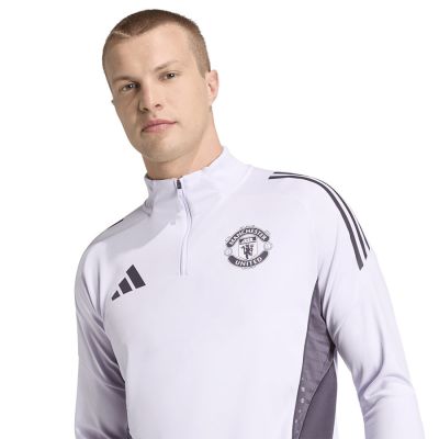 4. Adidas Manchester United Training Top KA8940 sweatshirt