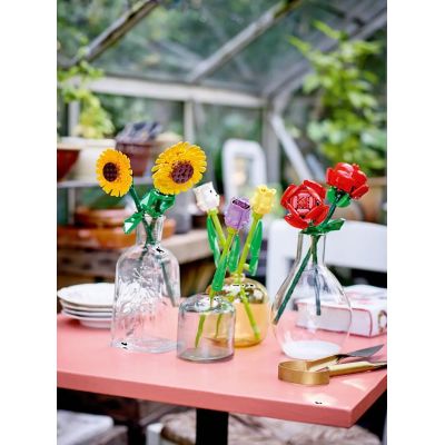 11. LEGO BOTANICALS 40524 Sunflowers