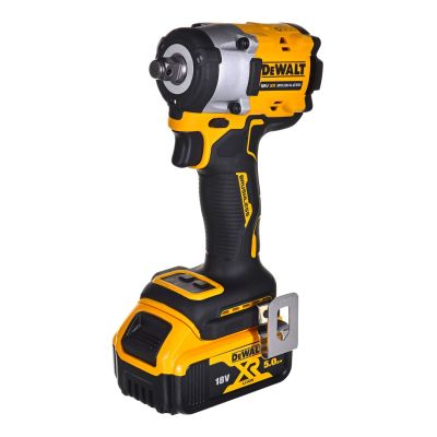 4. Impact Wrench 1/2" 18V 406 Nm 2x 5.0 Ah DCF921P2T DEWALT