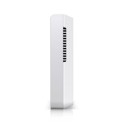 16. Access Point Wi-Fi 7 Ubiquiti UniFi U7 Pro Wall 2.4GHz(2x2)/5GHz(2x2)/6GHz(2x2) PoE+ 1x2.5G