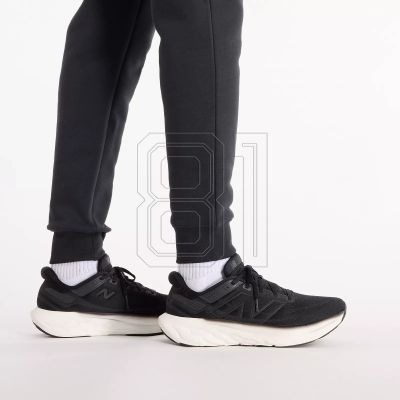 12. New Balance Sport Fleece Jogger M MP43904BK