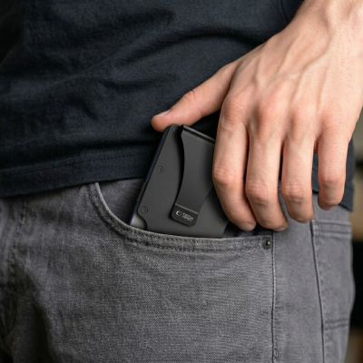 5. Tech-Protect Thorn RFID Wallet - Black