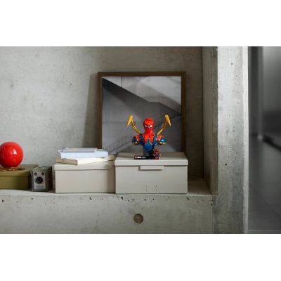 17. LEGO Marvel Super Heroes 76326 Iron Spider-Man Bust