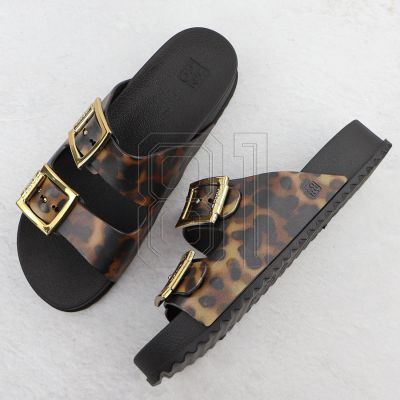 6. Zaxy RR285059 W INT2135D flip flops