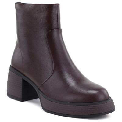 Women's leather ankle boots on a burgundy platform D&A S.Barski CR62-3369