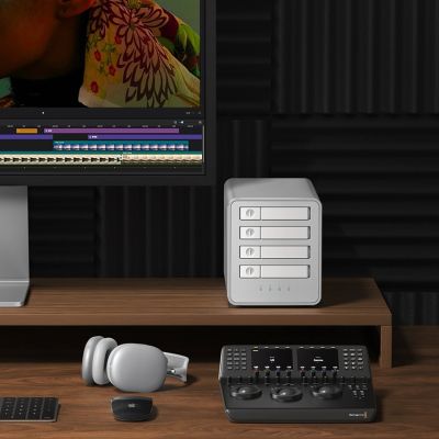 12. Orico 8848U4 DAS Series 4-Bay M.2 NVMe SSD Disk Array - White