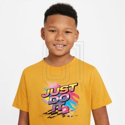 4. Nike Sportswear Jr DR9741-752 T-shirt