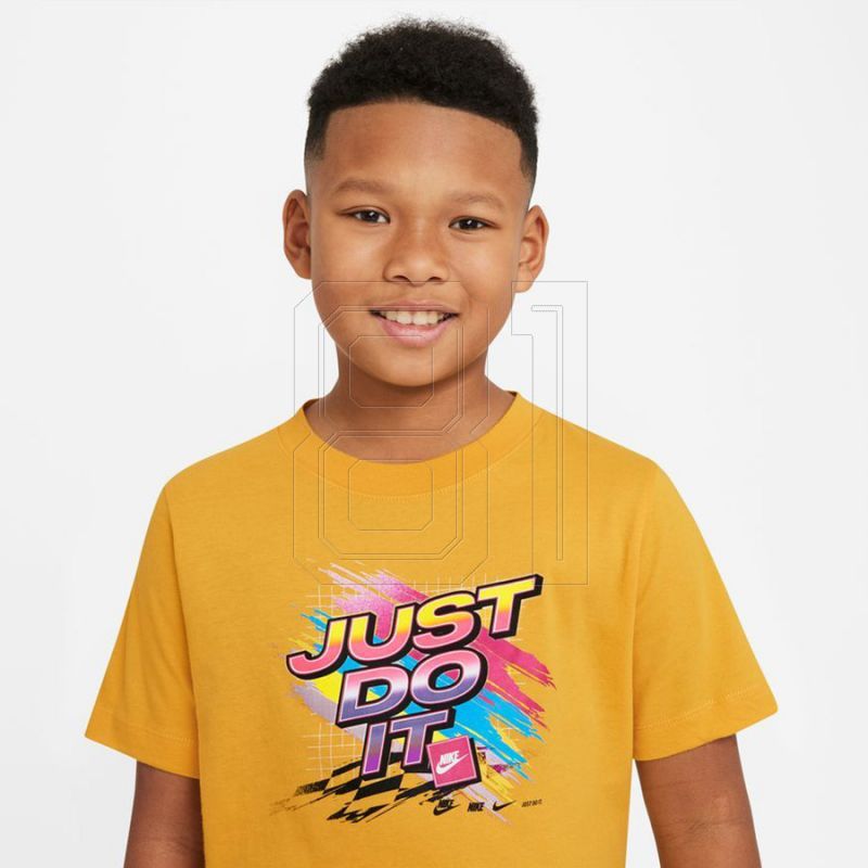 4. Nike Sportswear Jr DR9741-752 T-shirt