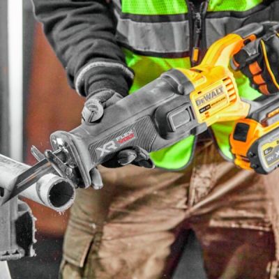 8. 18V XR FLEXVOLT ADVANTAGE DCS386NT Reciprocating Saw