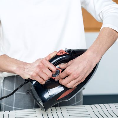 9. Black+Decker BXIR3000E steam iron (3000W; black)