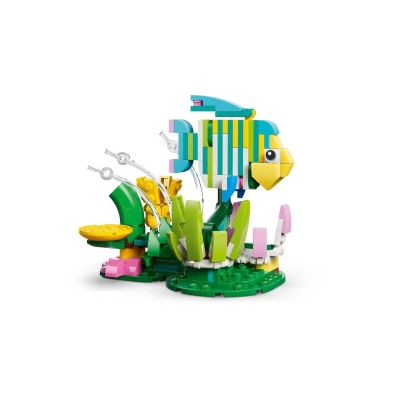 5. LEGO Creator 31384 Wild Animals: Colorful Hummingbird