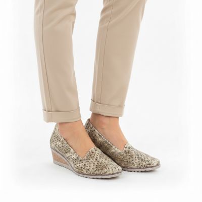 5. Women's wedge shoes with openwork snake print, beige, Potocki SZ12306