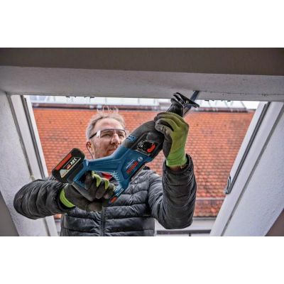 6. Bosch GSA 185-LI 2900 spm Black