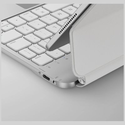 5. Uniq Venno Pro Magnetic Smart Case with Keyboard for iPad Air 10.9" (2020/2022) / Pro 11" (2021/2022) / Air 11" (2024/2025/2026) - White
