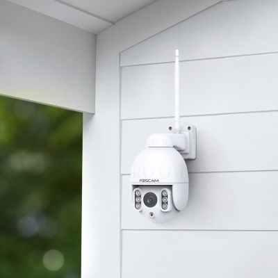 6. Foscam SD4 4MP WiFi IP surveillance camera