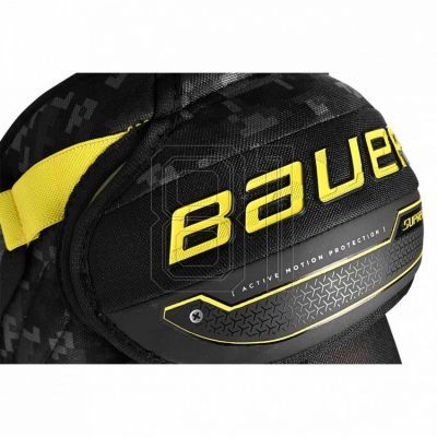 5. Bauer Supreme Mach Jr 1061872 Hockey Shoulder Pads