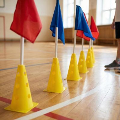 16. 23 CM CONE WITH HOLES YELLOW