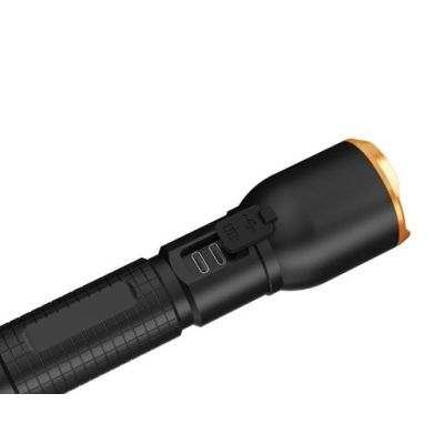 5. Duracell DF750R Flashlight in Blister Pack