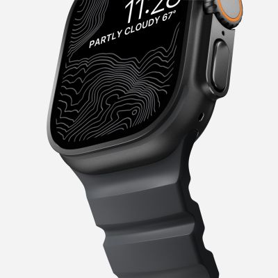5. Nomad Rocky Point Band Black Leather, Titanium