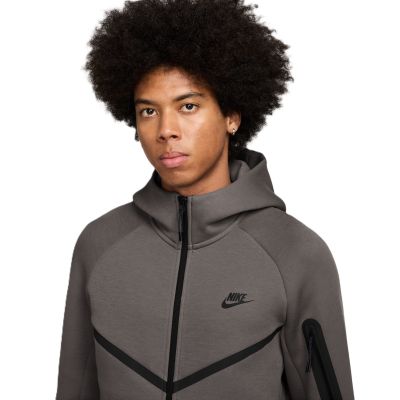 3. Nike Tech Hoodie HV0949-289