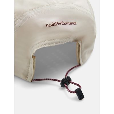 3. Peak Performance Lightweight beige cap