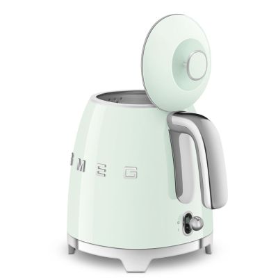 37. SMEG kettle model KLF05PGEU mini 0.8L pastelgreen
