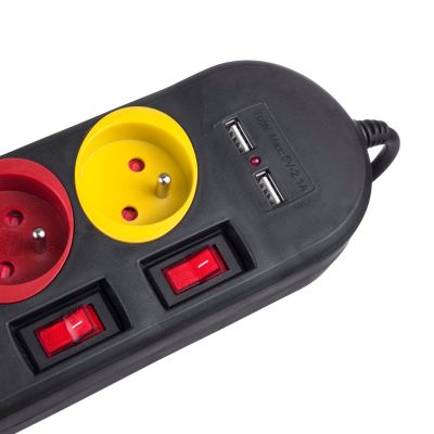 9. MACLEAN POWER STRIP 4 OUTLETS 2XUSB MCE229B