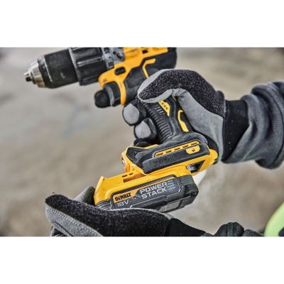 17. 18V BL DCD805NT DEWALT Cordless Drill Driver