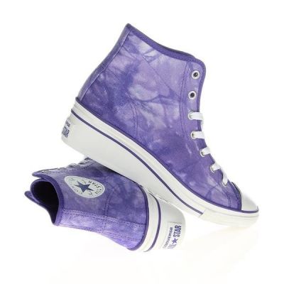 3. Converse Chuck Taylor Side W 542469F Sneakers