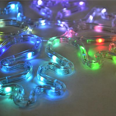 4. DECORATIVE HANGING SNOWFLAKE 31.5 x 36 CM 60LED RGB TIMER USB