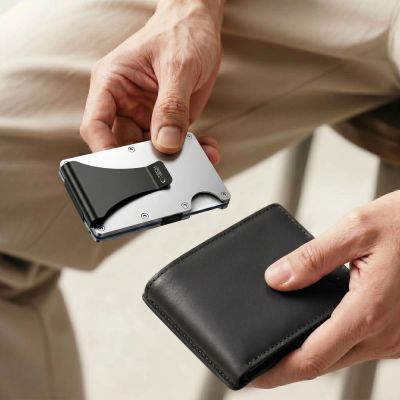 6. Tech-Protect Thorn RFID Wallet - Silver