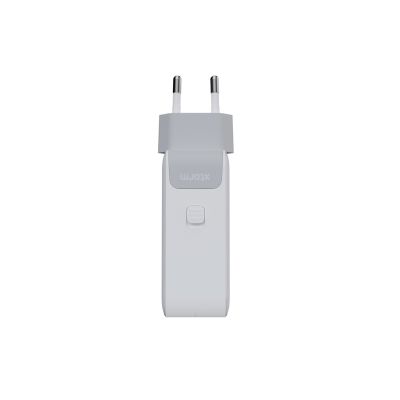13. Xtorm XVC2140 Mobile Charger Universal White AC Internal