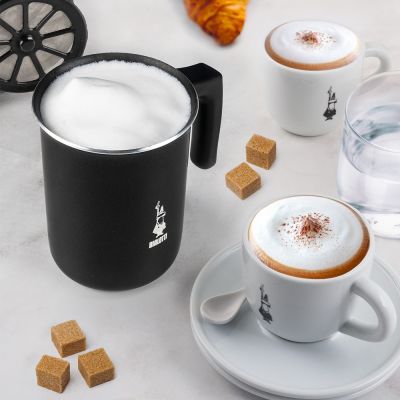 3. Bialetti 00AGR394 Milk Frother Manual Milk Frother Black