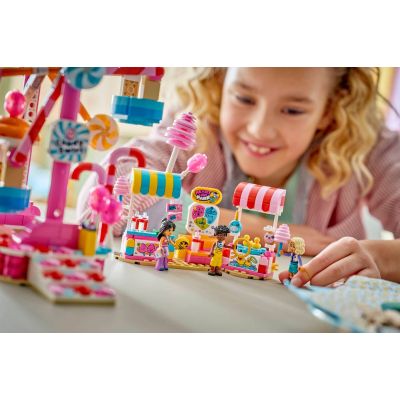 26. LEGO Friends 42700 - Candy and Cupcake Ferris Wheel