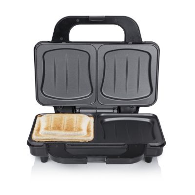 7. Tristar SA-3060 Toaster (900W black and silver)