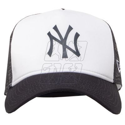 2. New Era Team Block New York Yankees MLB Trucker Cap 12380796